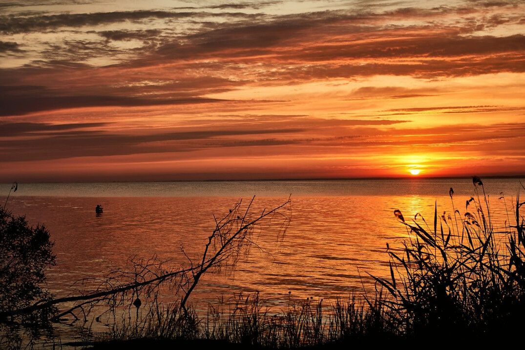 sunrise over horizon